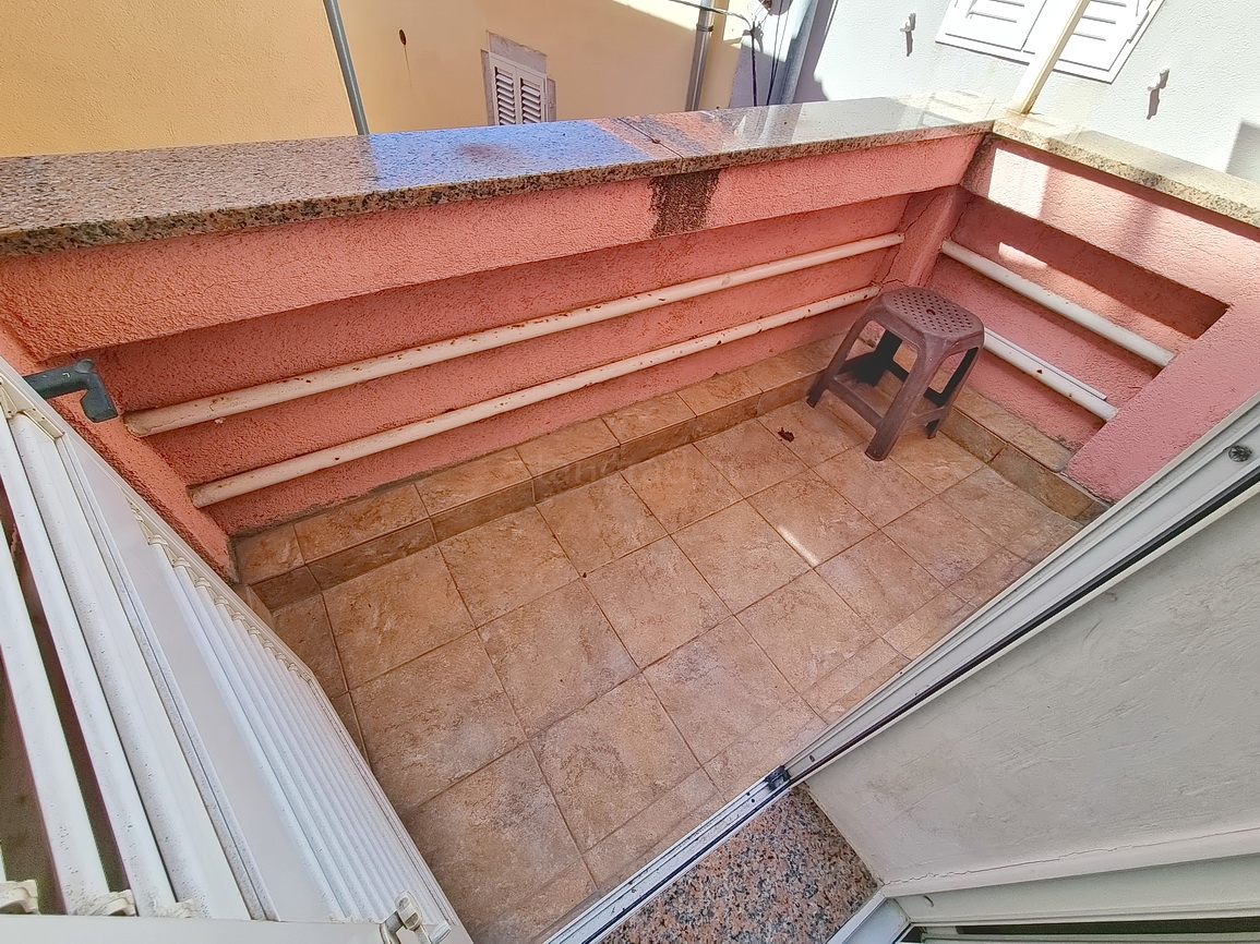 Krk, casa bifamiliare in posizione eccellente, proprio vicino al mare!