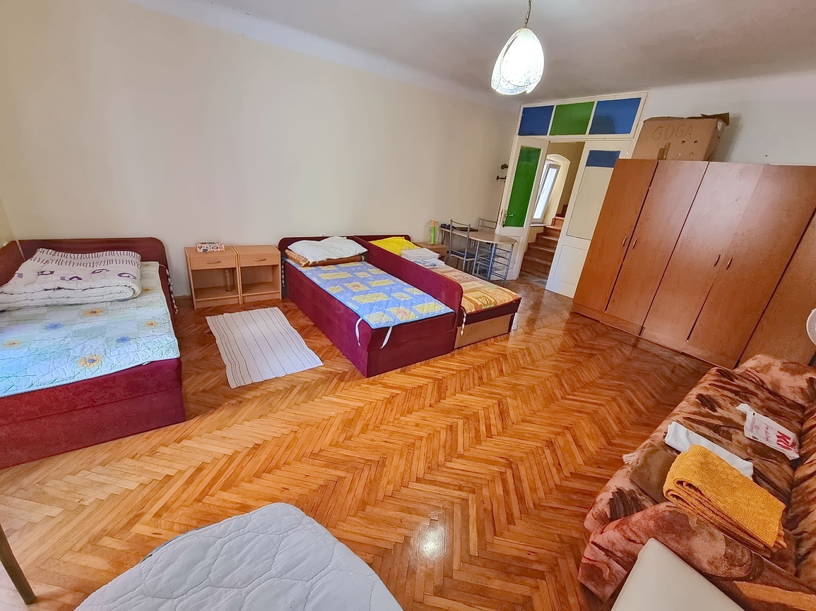 Krk, casa bifamiliare in posizione eccellente, proprio vicino al mare!