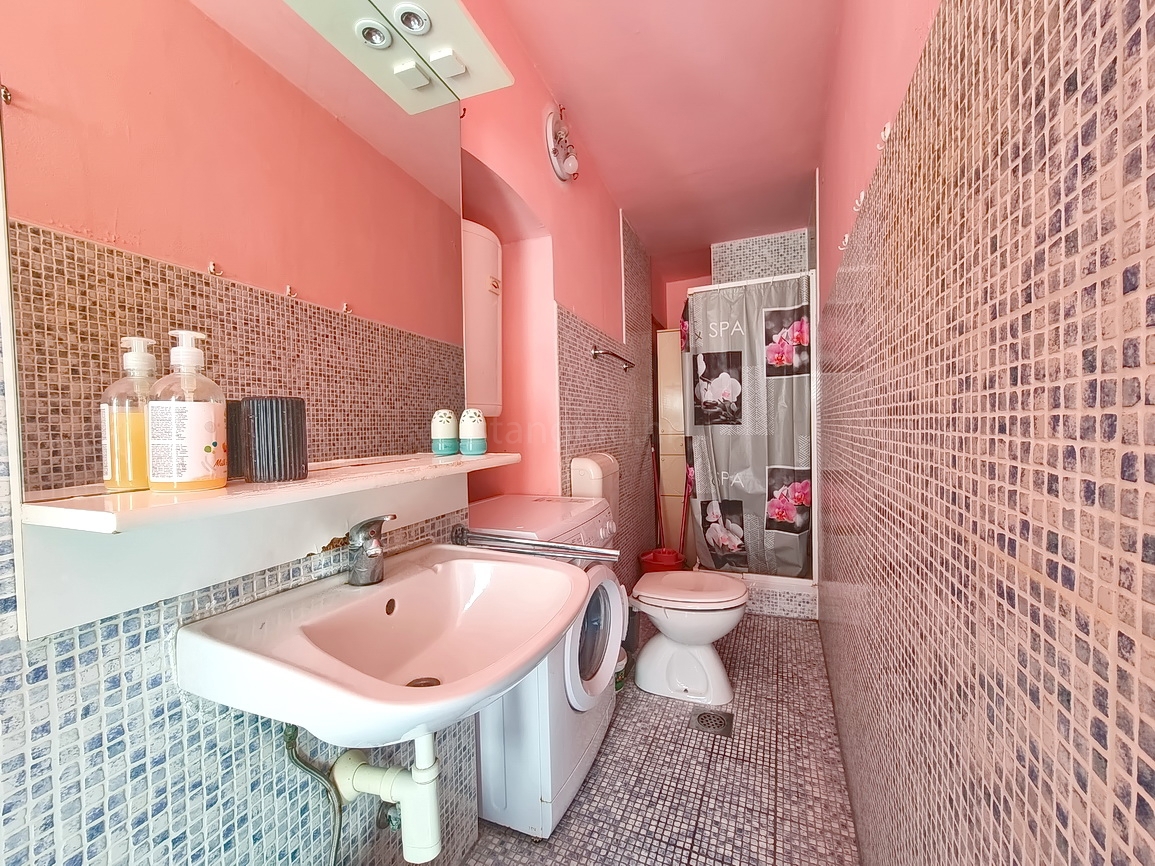 Krk, casa bifamiliare in posizione eccellente, proprio vicino al mare!