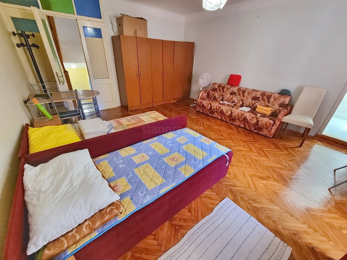 Krk, casa bifamiliare in posizione eccellente, proprio vicino al mare!