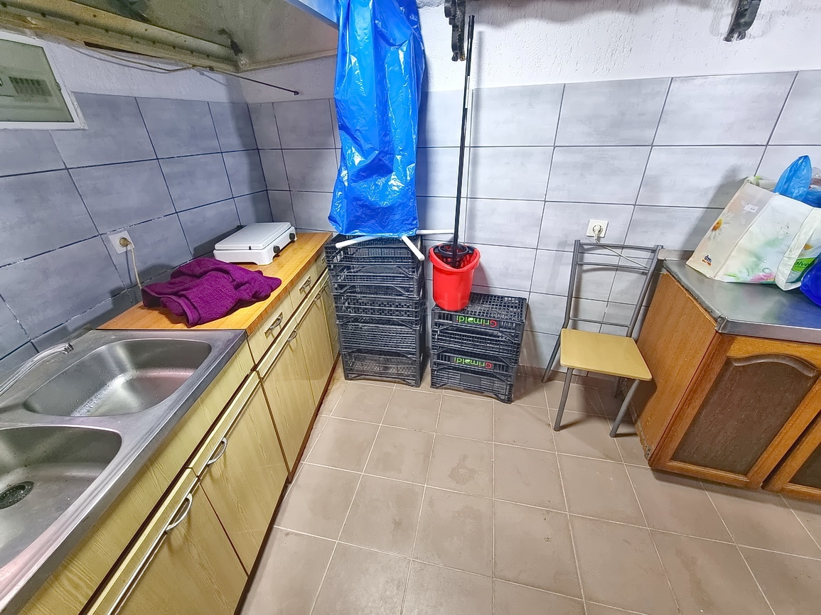 Krk, casa bifamiliare in posizione eccellente, proprio vicino al mare!