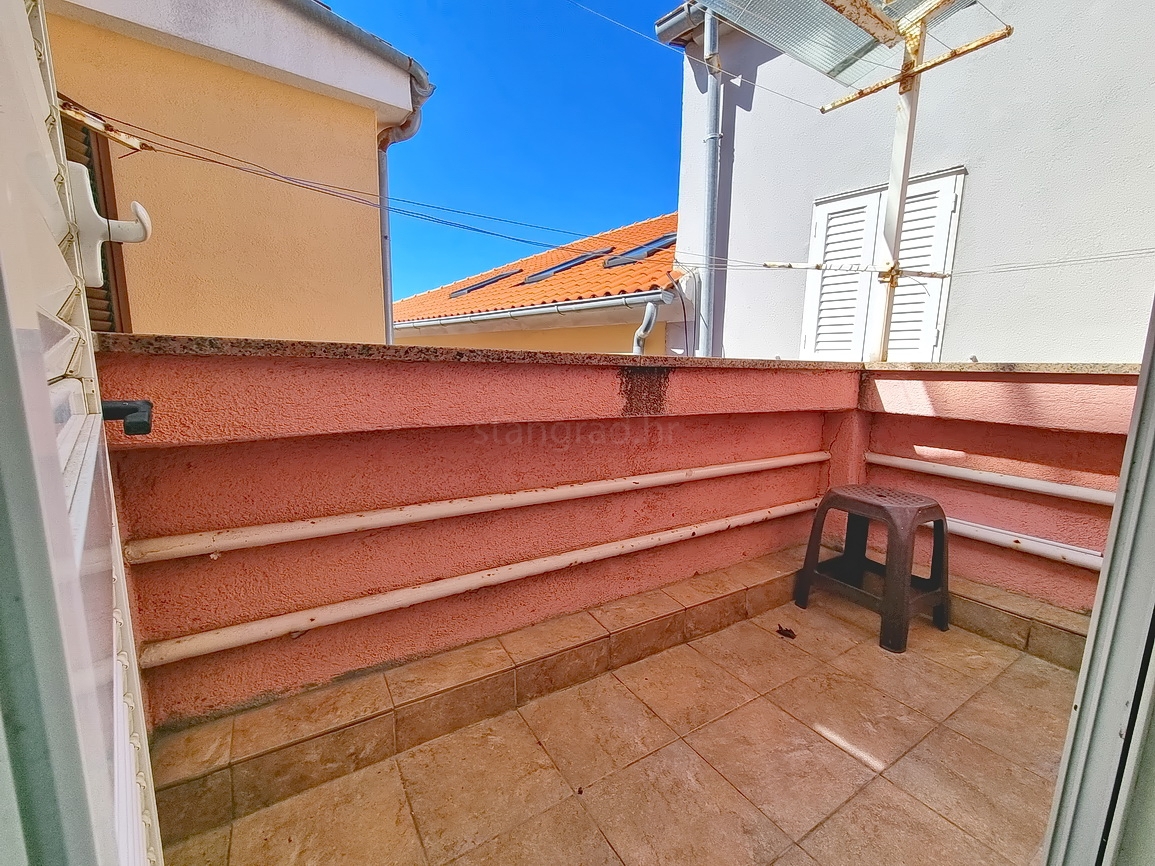 Krk, casa bifamiliare in posizione eccellente, proprio vicino al mare!