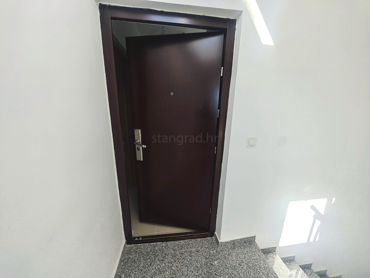 Šilo, vendita, appartamento al secondo piano in ottima posizione vicino al mare