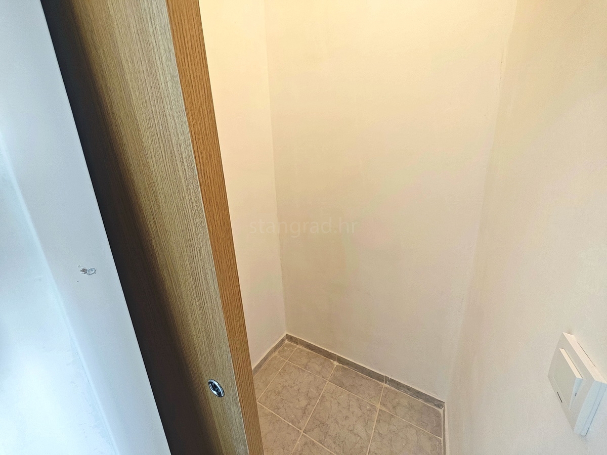 Šilo, vendita, appartamento al secondo piano in ottima posizione vicino al mare