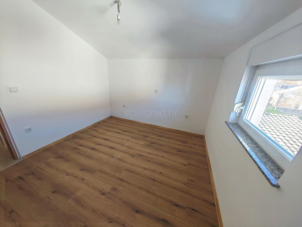 Šilo, vendita, appartamento al secondo piano in ottima posizione vicino al mare