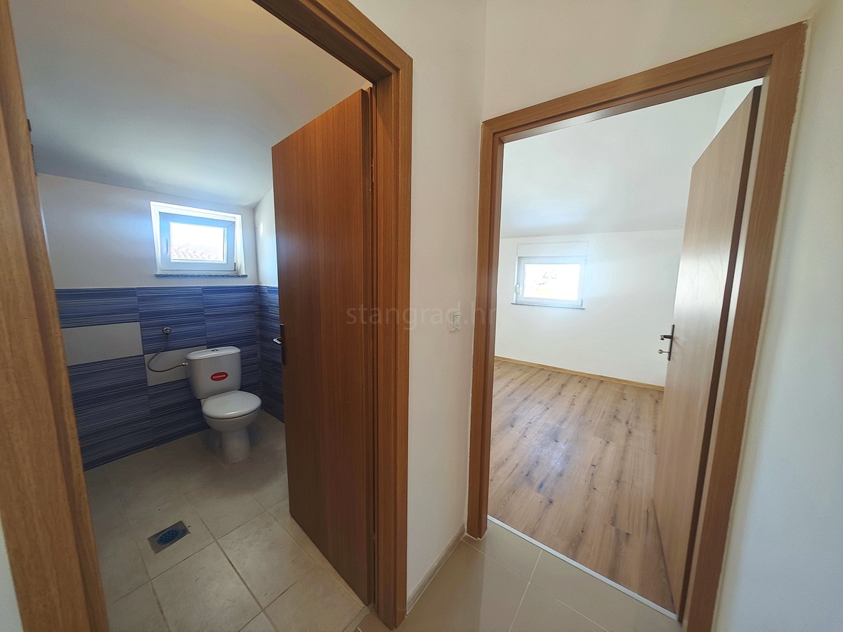 Šilo, vendita, appartamento al secondo piano in ottima posizione vicino al mare