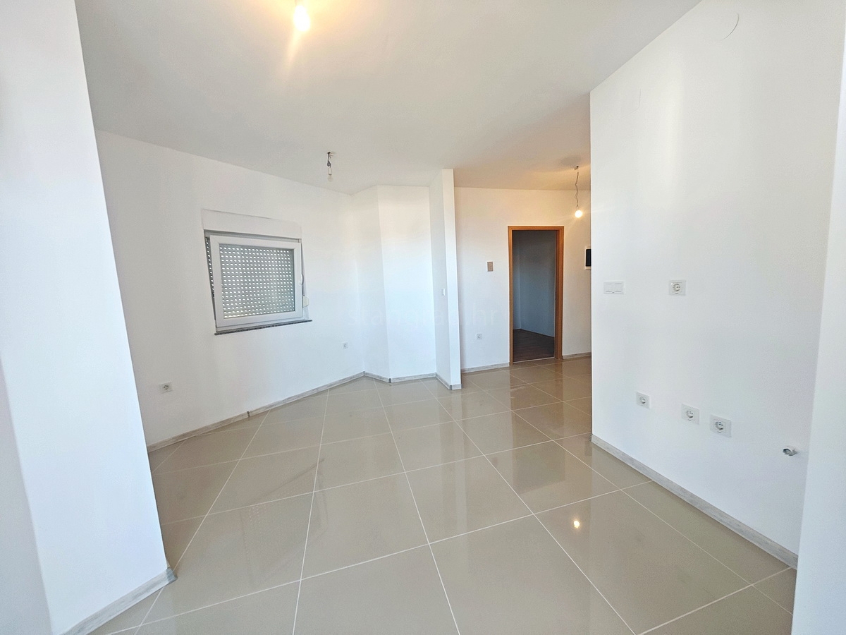 Šilo, vendita, appartamento al primo piano, a soli 150 m dal mare!