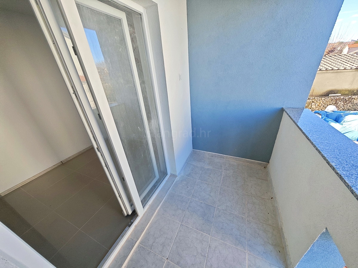 Šilo, vendita, appartamento al primo piano, a soli 150 m dal mare!