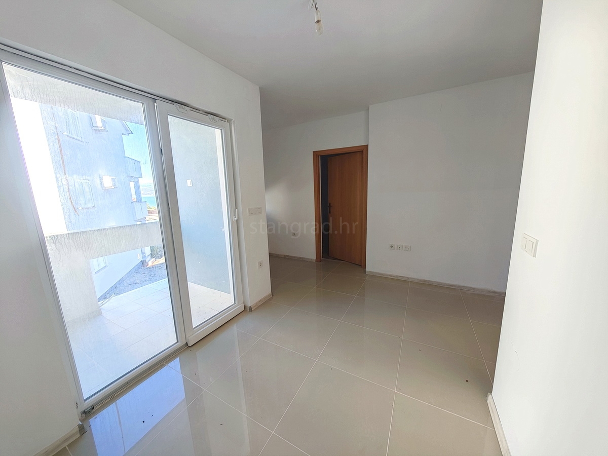 Šilo, vendita, appartamento al primo piano, a soli 150 m dal mare!