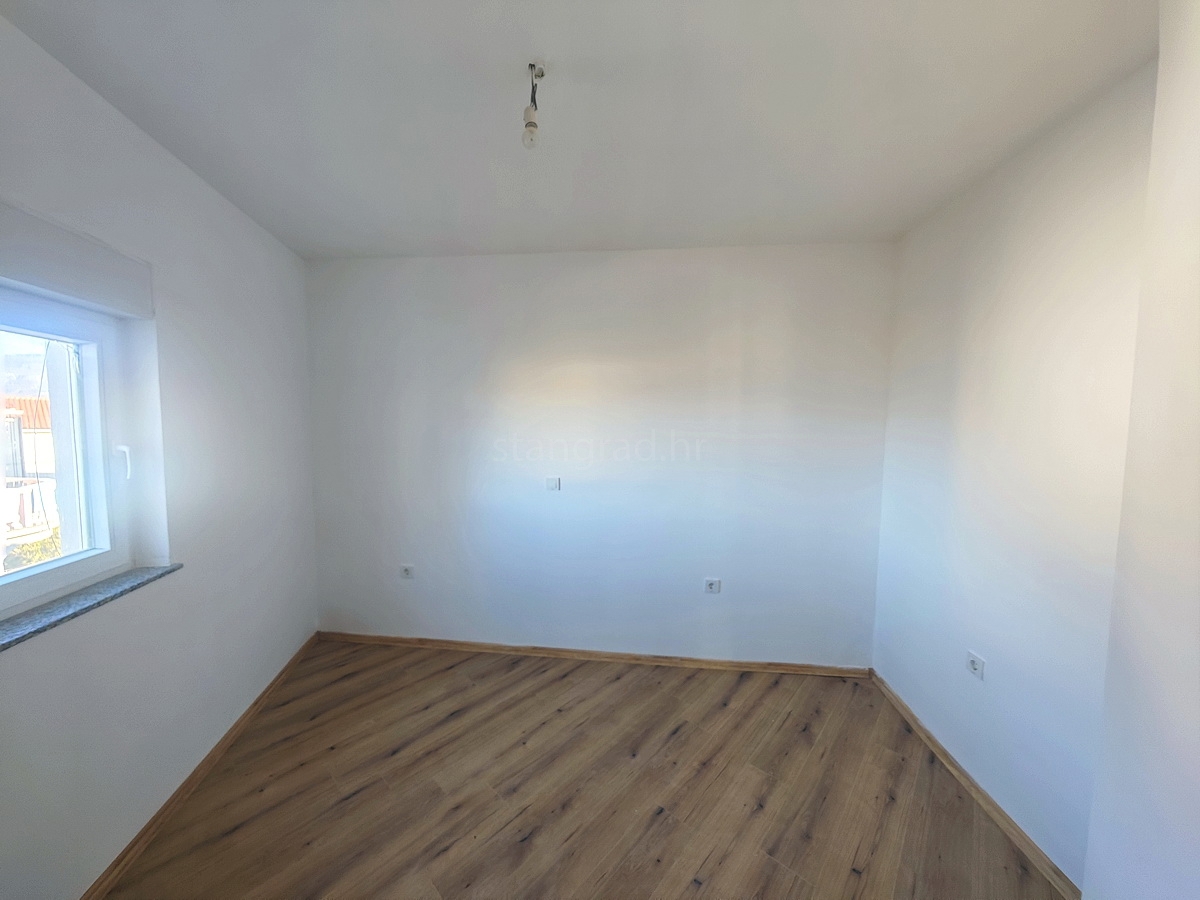 Šilo, vendita, appartamento al primo piano, a soli 150 m dal mare!