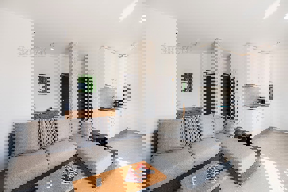 Krk, dintorni, una villa dal design moderno con 4 unità abitative e una bellissima vista sul mare