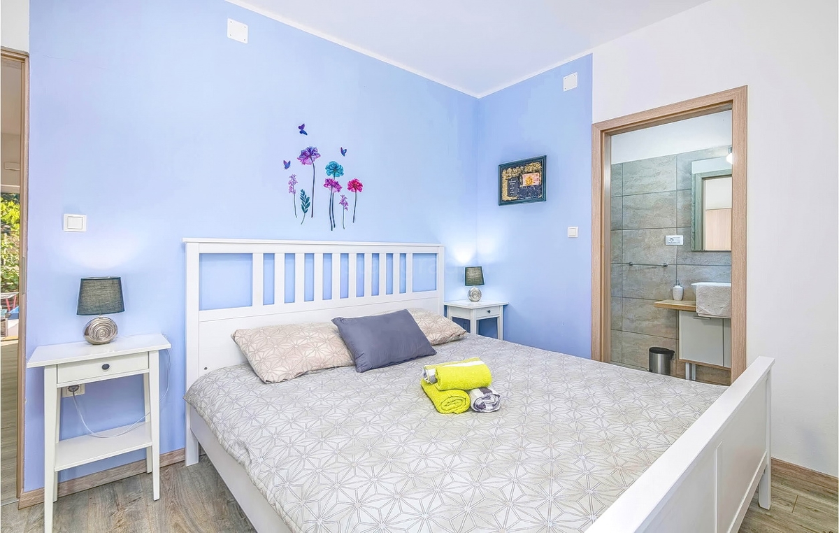 Zona di Krk, casa in pietra con piscina e splendida vista sul mare!