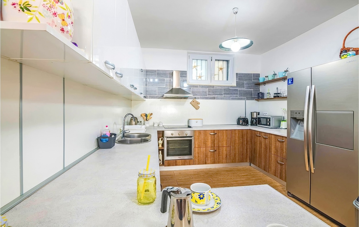 Zona di Krk, casa in pietra con piscina e splendida vista sul mare!