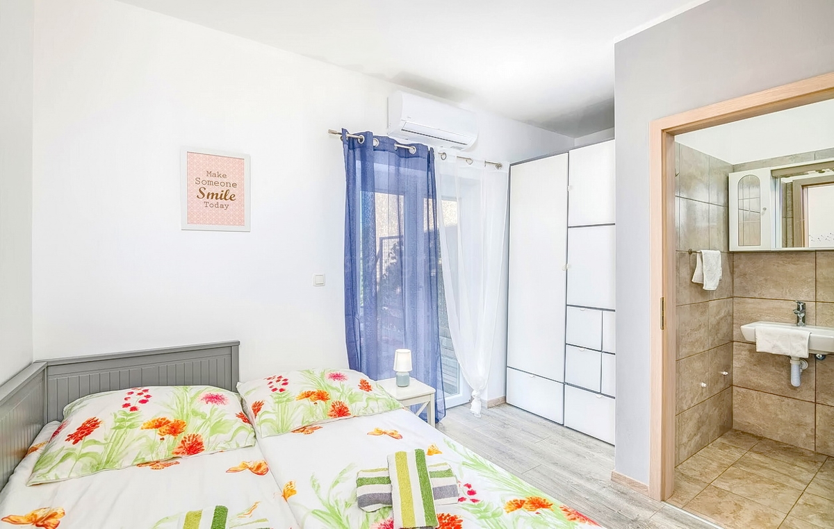 Zona di Krk, casa in pietra con piscina e splendida vista sul mare!