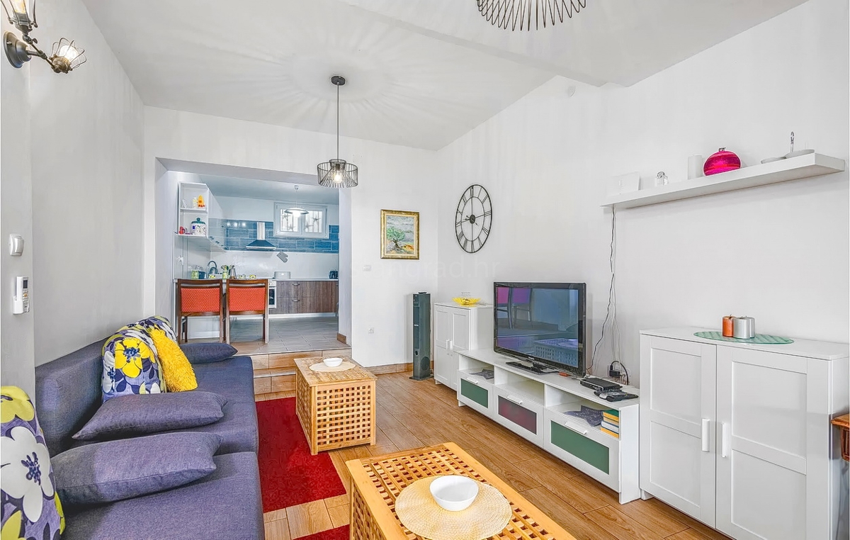 Zona di Krk, casa in pietra con piscina e splendida vista sul mare!