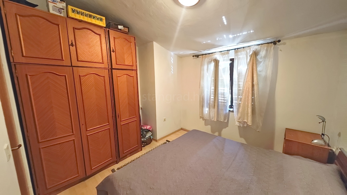 Malinska, appartamento con una camera da letto in un'ottima posizione vicino al mare!