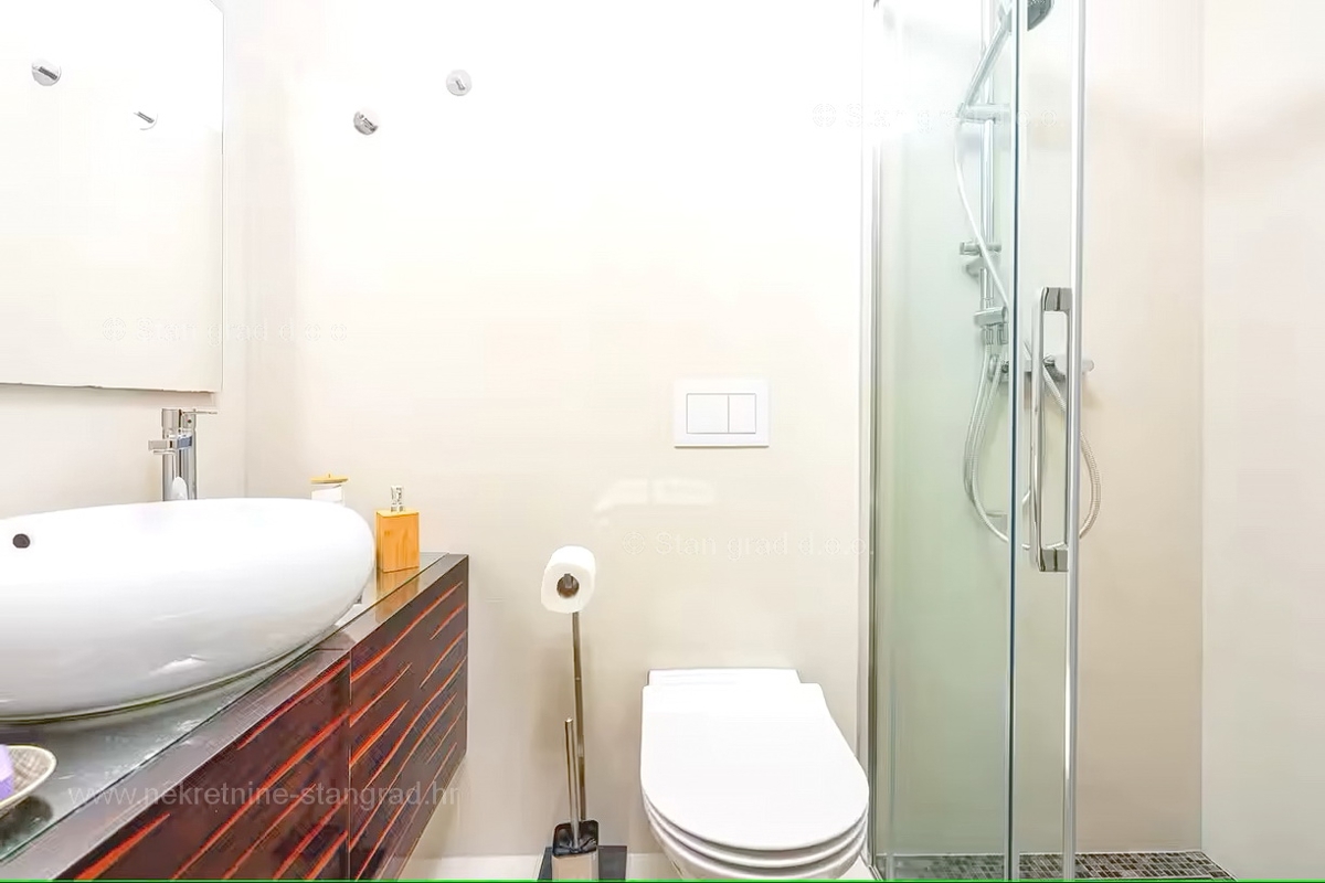 Malinska, lussuoso appartamento con giardino vicino al mare!