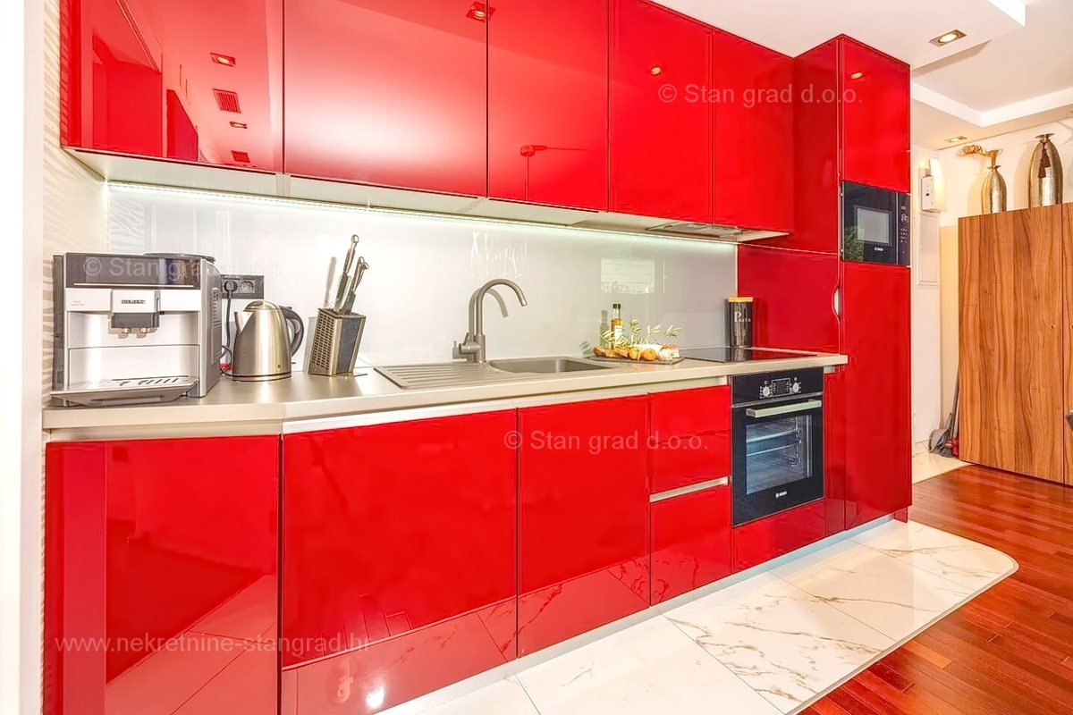 Malinska, lussuoso appartamento con giardino vicino al mare!