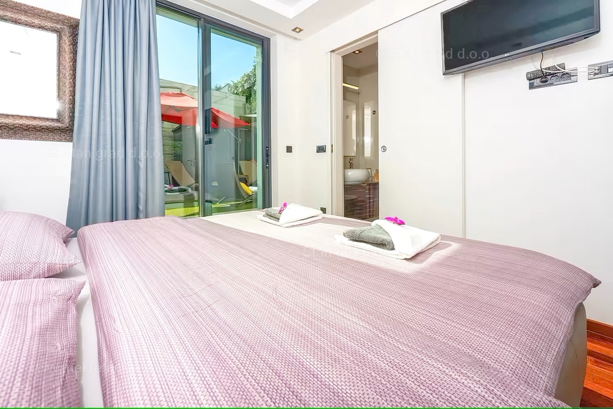 Malinska, lussuoso appartamento con giardino vicino al mare!