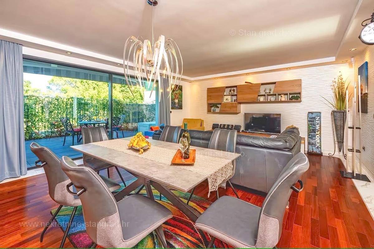 Malinska, lussuoso appartamento con giardino vicino al mare!