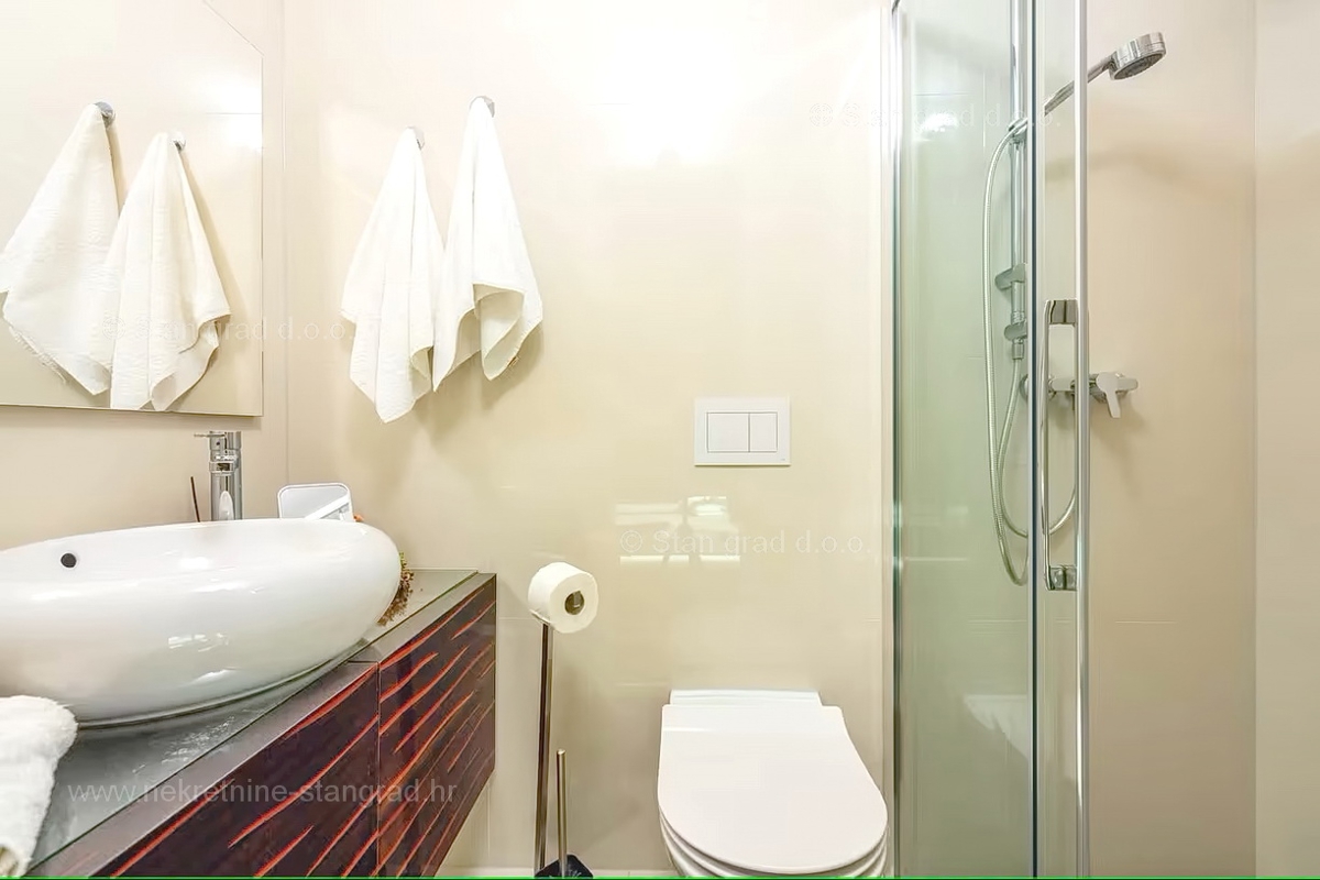 Malinska, lussuoso appartamento con giardino vicino al mare!