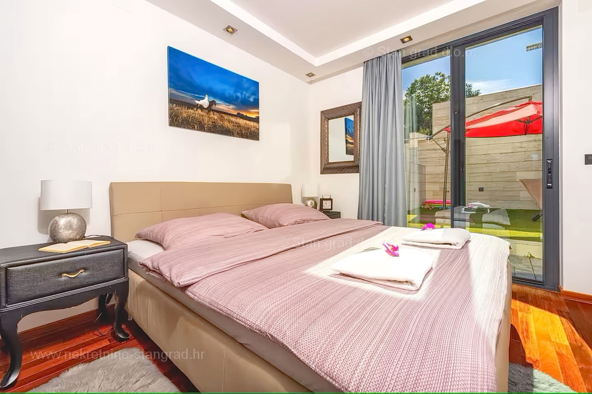 Malinska, lussuoso appartamento con giardino vicino al mare!