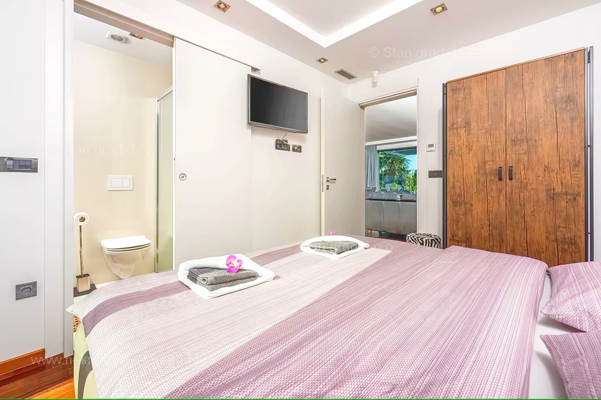 Malinska, lussuoso appartamento con giardino vicino al mare!