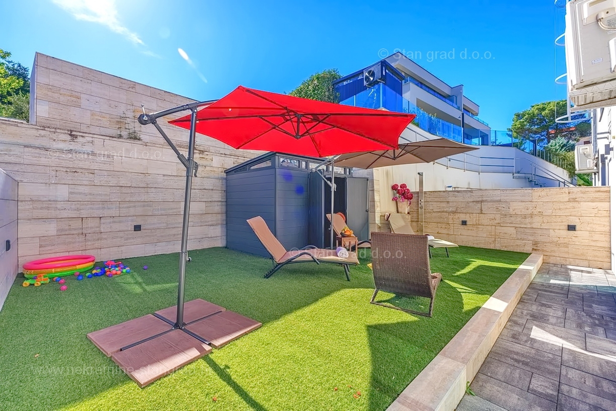 Malinska, lussuoso appartamento con giardino vicino al mare!