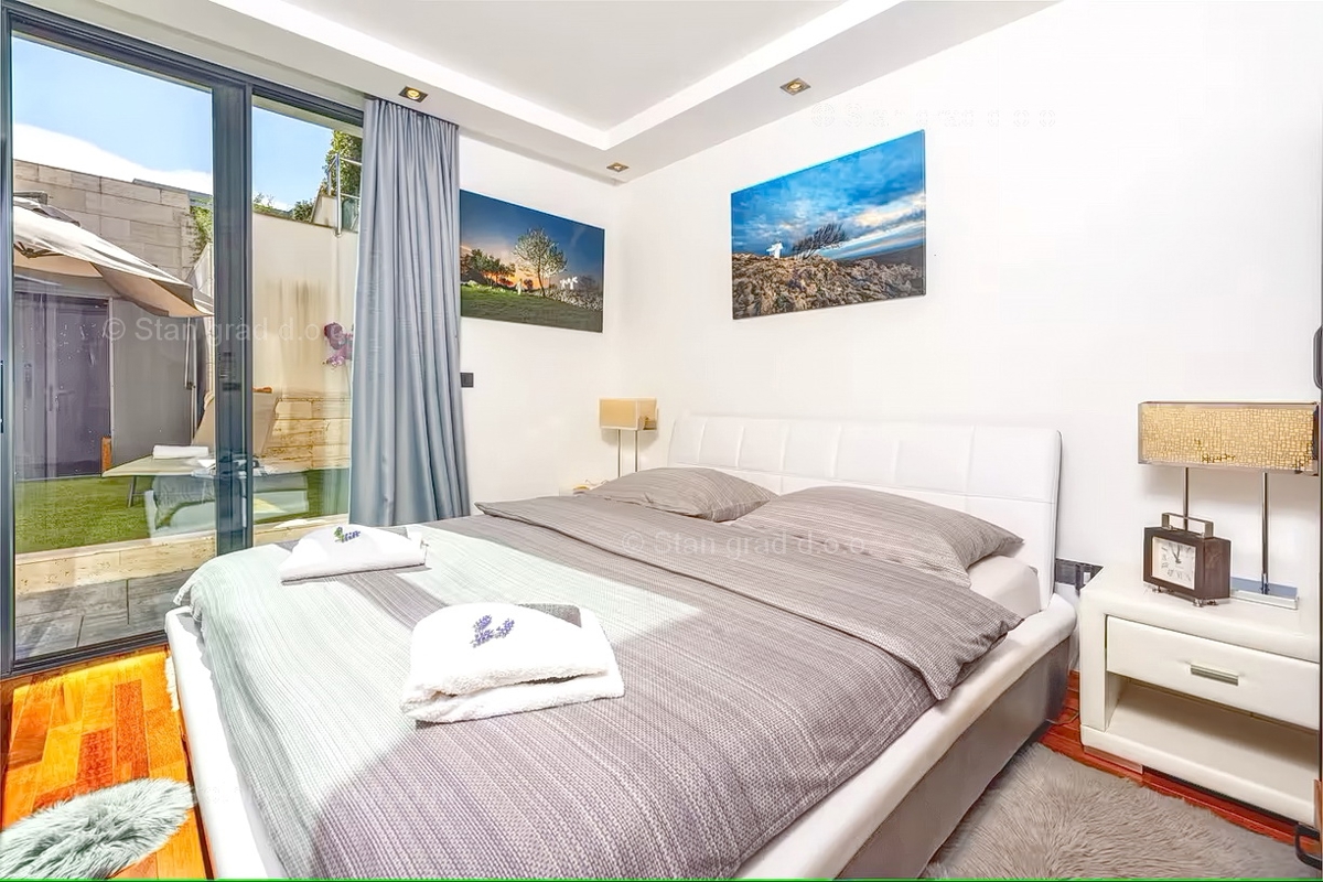 Malinska, lussuoso appartamento con giardino vicino al mare!