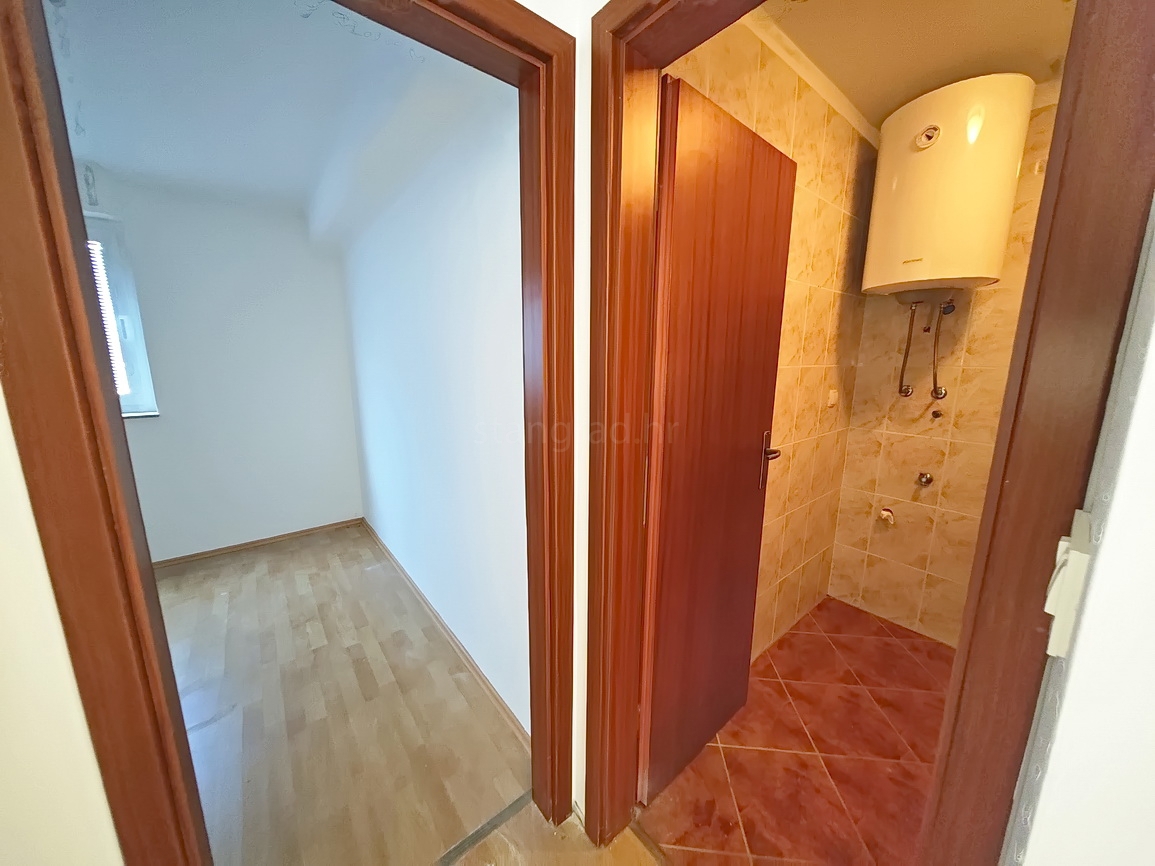 Njivice, appartamento in posizione eccellente con vista sul mare!