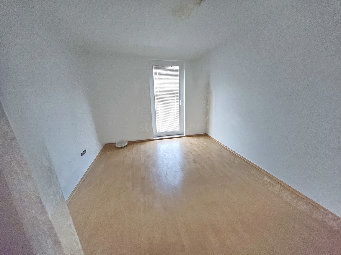 Njivice, appartamento in posizione eccellente con vista sul mare!