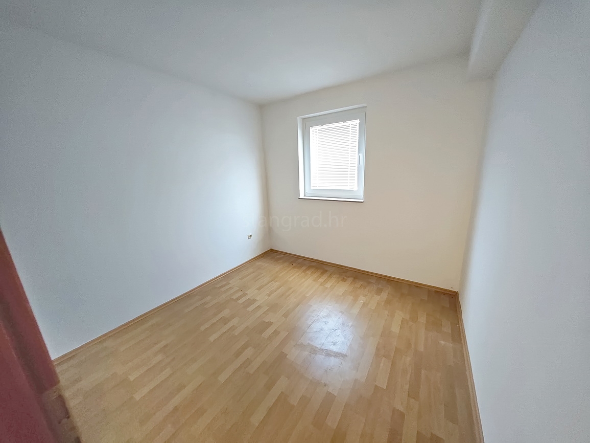 Njivice, appartamento in posizione eccellente con vista sul mare!