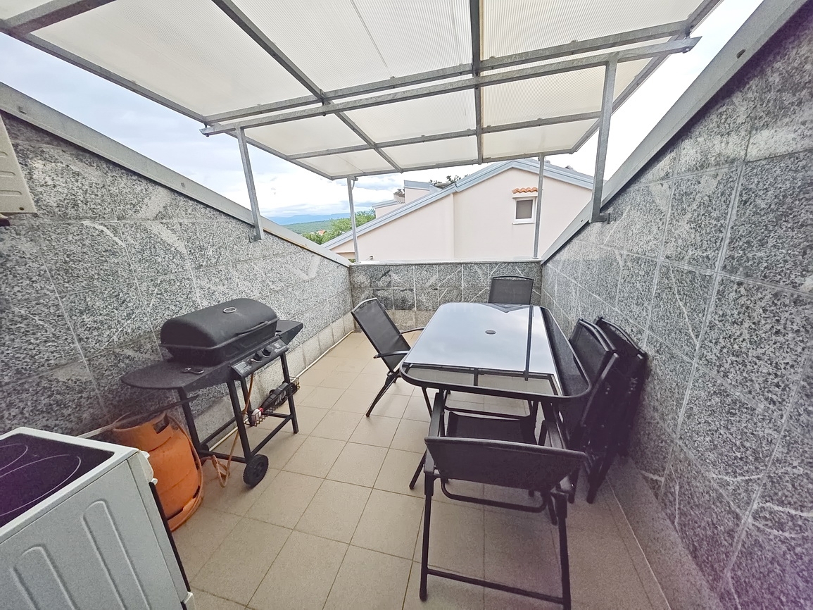 Malinska, appartamento con una camera da letto e vista mare!