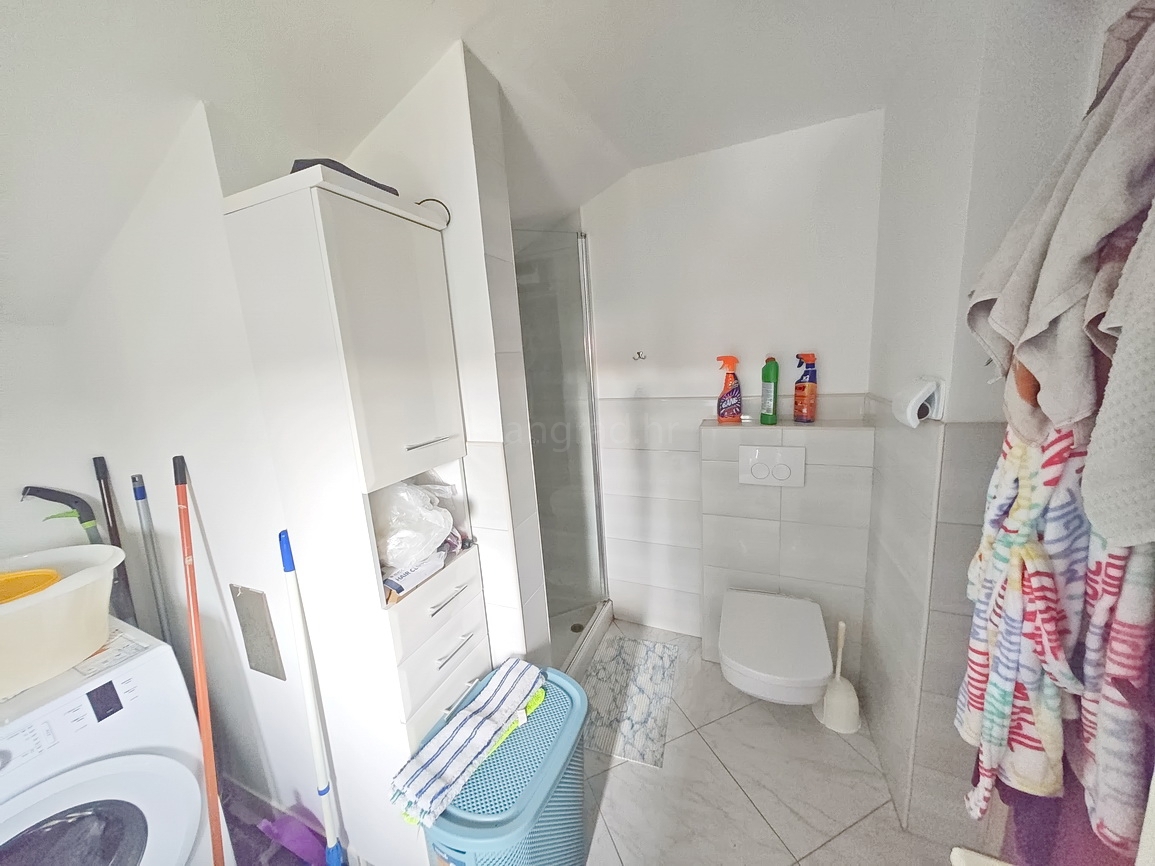 Malinska, appartamento con una camera da letto e vista mare!