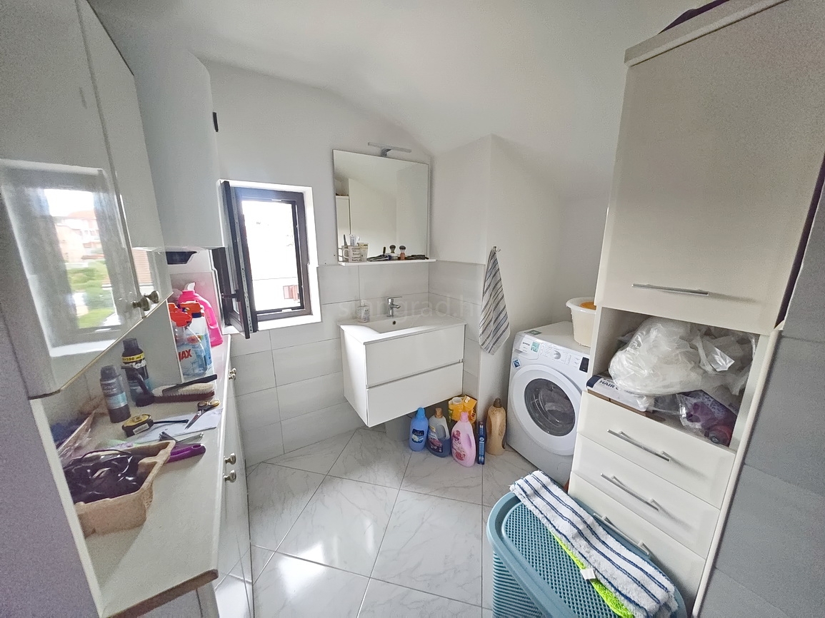 Malinska, appartamento con una camera da letto e vista mare!