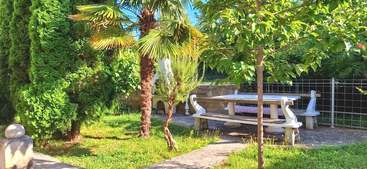 Malinska, appartamento completamente arredato al 2° piano, vicino al mare!