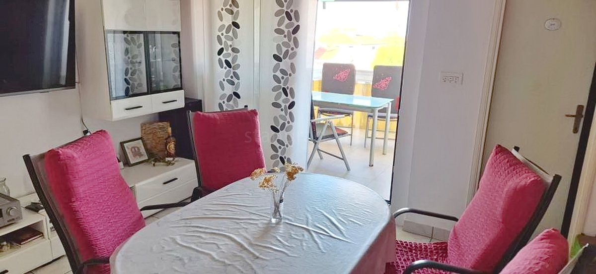 Malinska, appartamento completamente arredato al 2° piano, vicino al mare!