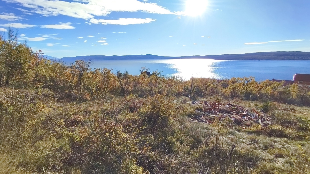 Crikvenica, terreno edificabile con documentazione di progetto!