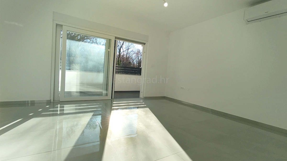 Crikvenica zona, nuovo appartamento trilocale al 1. piano!