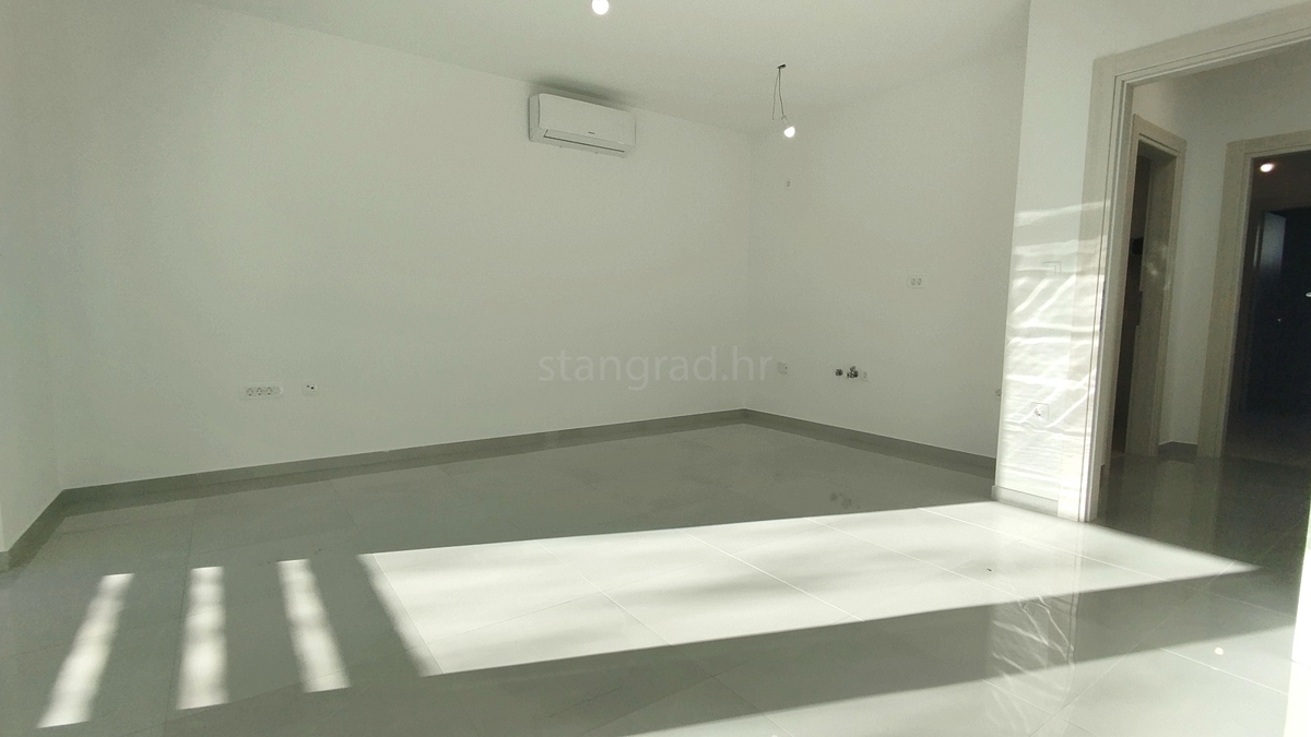 Crikvenica zona, nuovo appartamento trilocale al 1. piano!