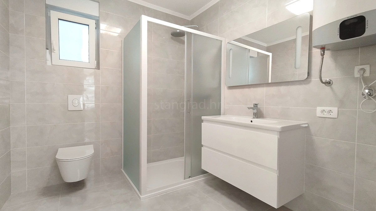 Crikvenica zona, nuovo appartamento trilocale al 1. piano!