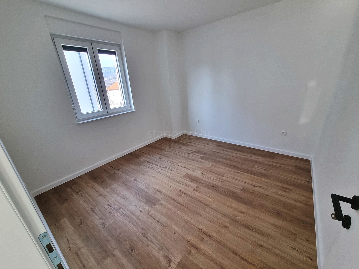 Novi Vinodolski, nuovo appartamento al piano terra con giardino!