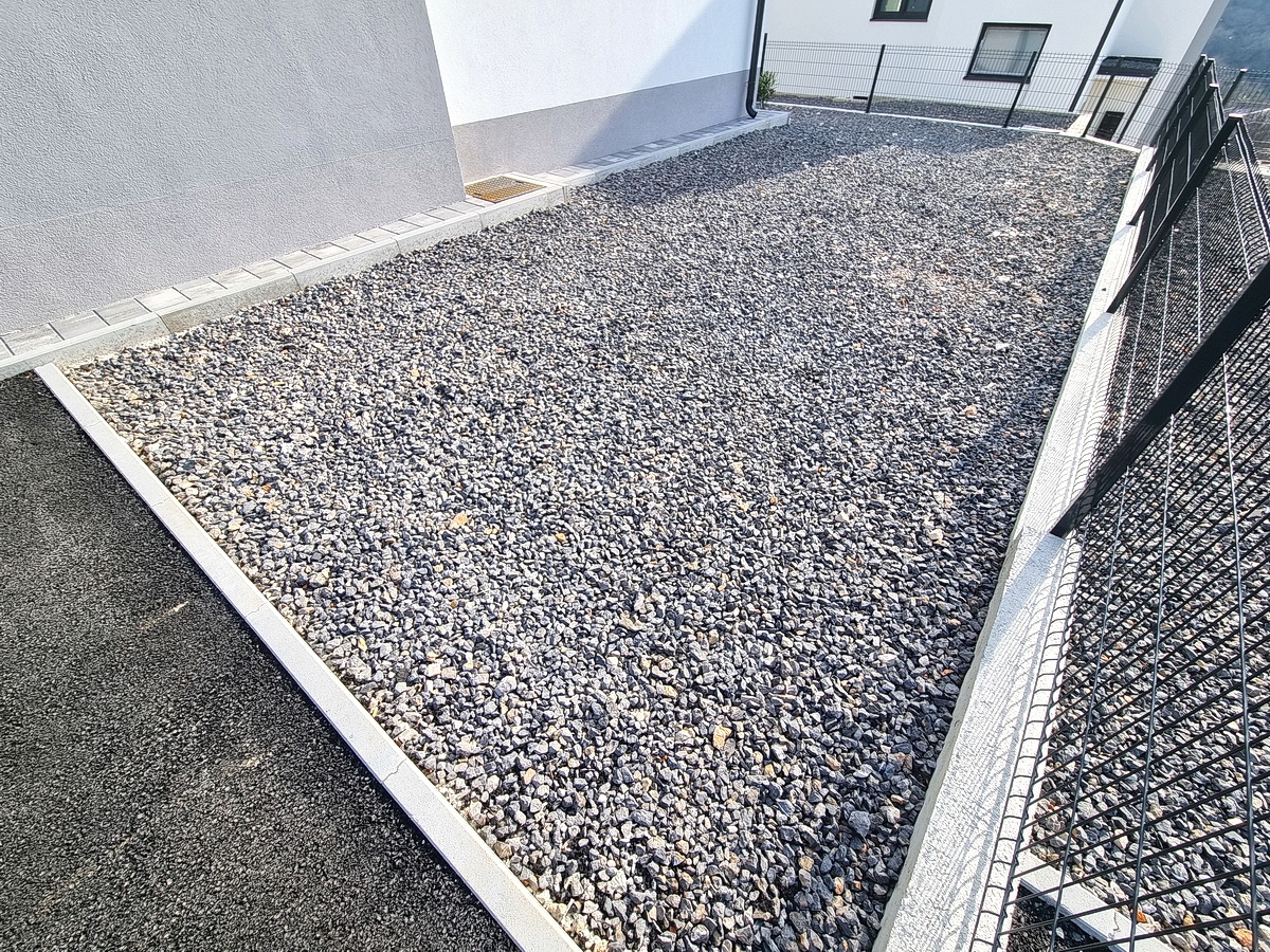 Novi Vinodolski, nuovo appartamento al piano terra con giardino!