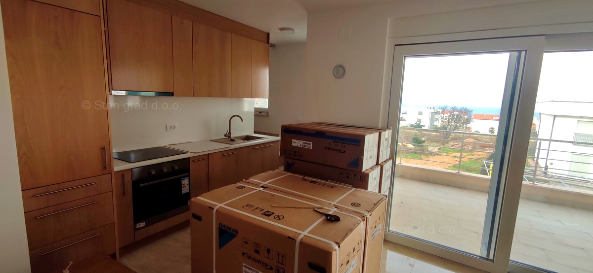 Njivice, nuova costruzione, appartamento con due camere da letto con una bellissima vista!