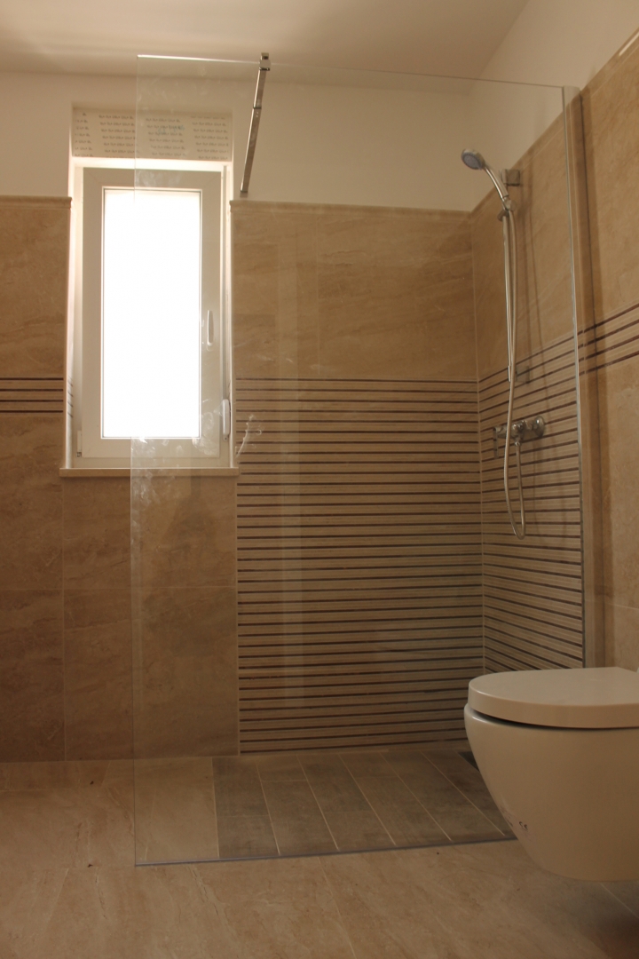 Njivice, nuova costruzione, appartamento con due camere da letto con una bellissima vista!
