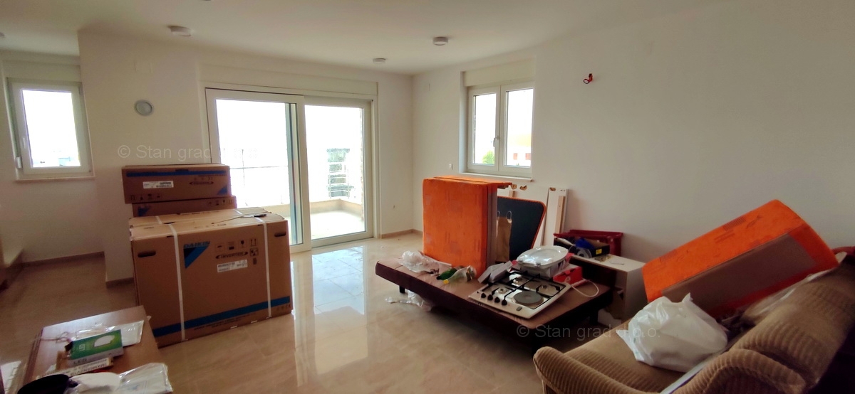 Njivice, nuova costruzione, appartamento con due camere da letto con una bellissima vista!