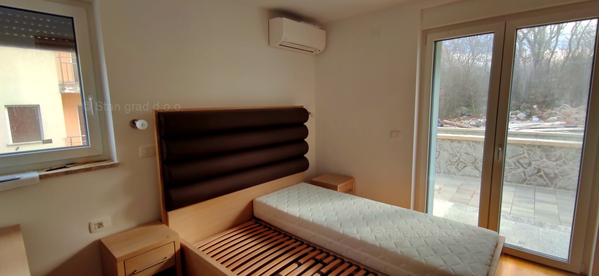 Njivice, nuova costruzione, appartamento con due camere da letto con una bellissima vista!