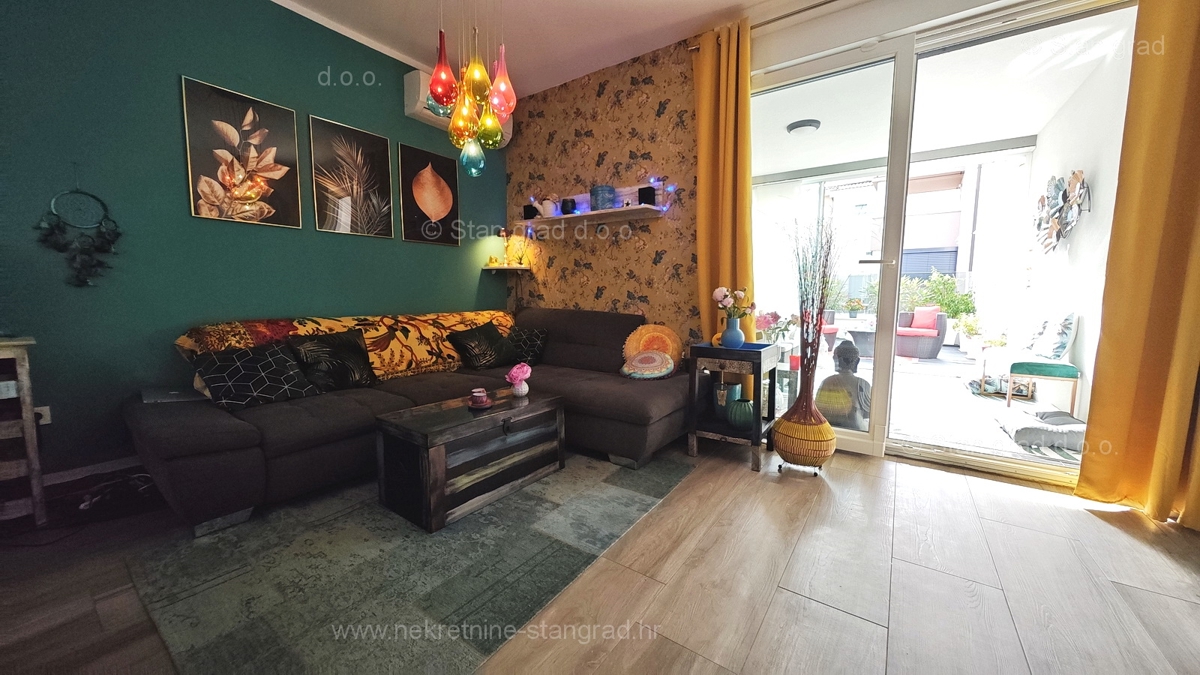 Njivice, bilocale arredato a 150 m dal mare!