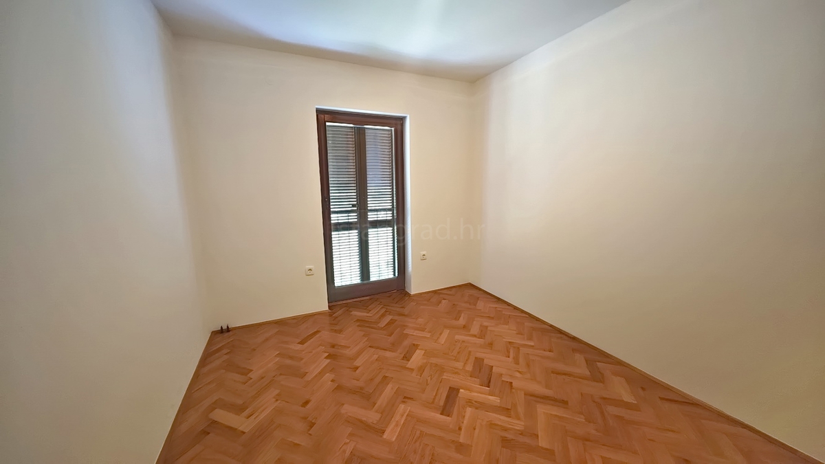 Baška, appartamento al 1° piano in un'ottima posizione con vista!