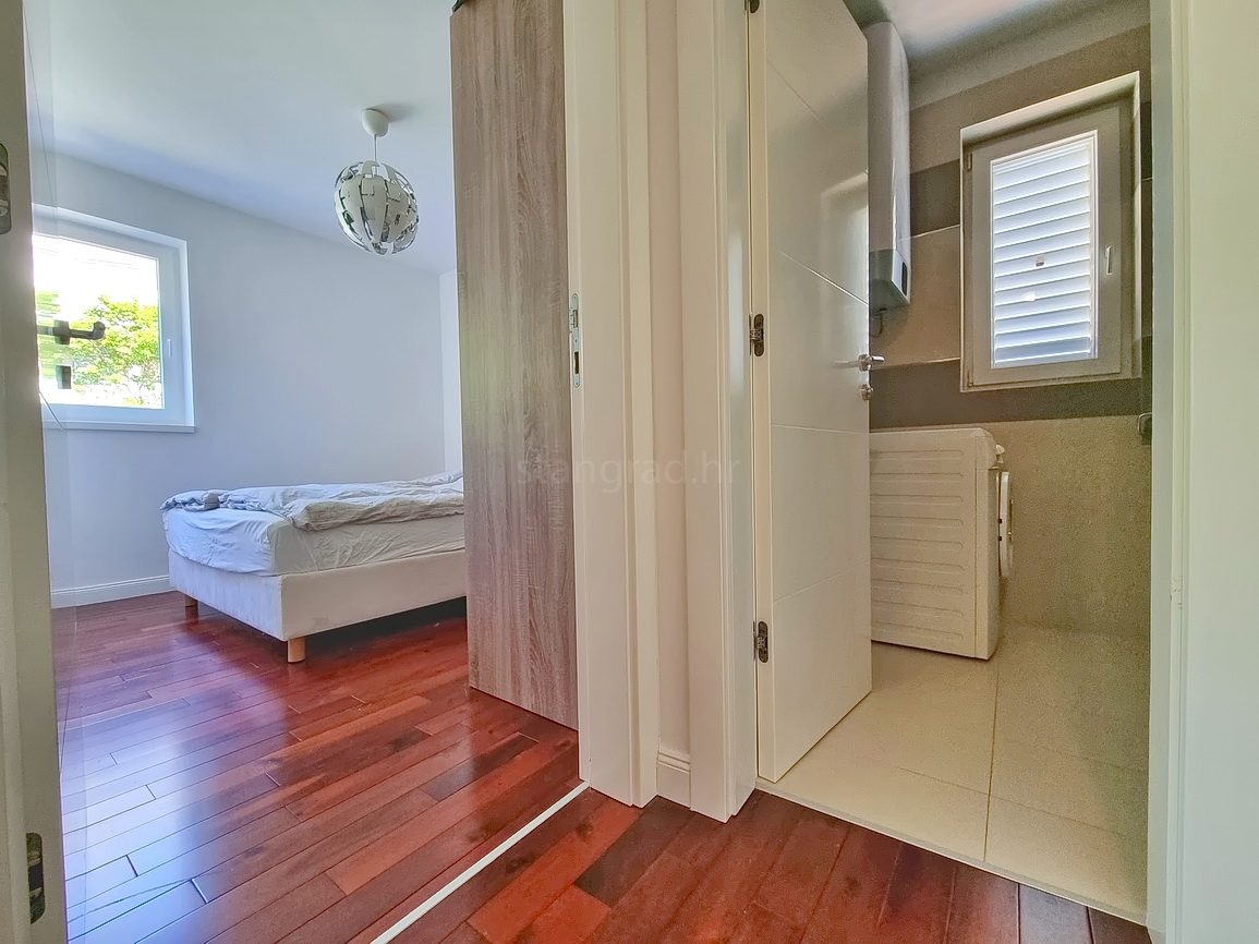 Malinska, spazioso appartamento al 1° piano vicino al mare!